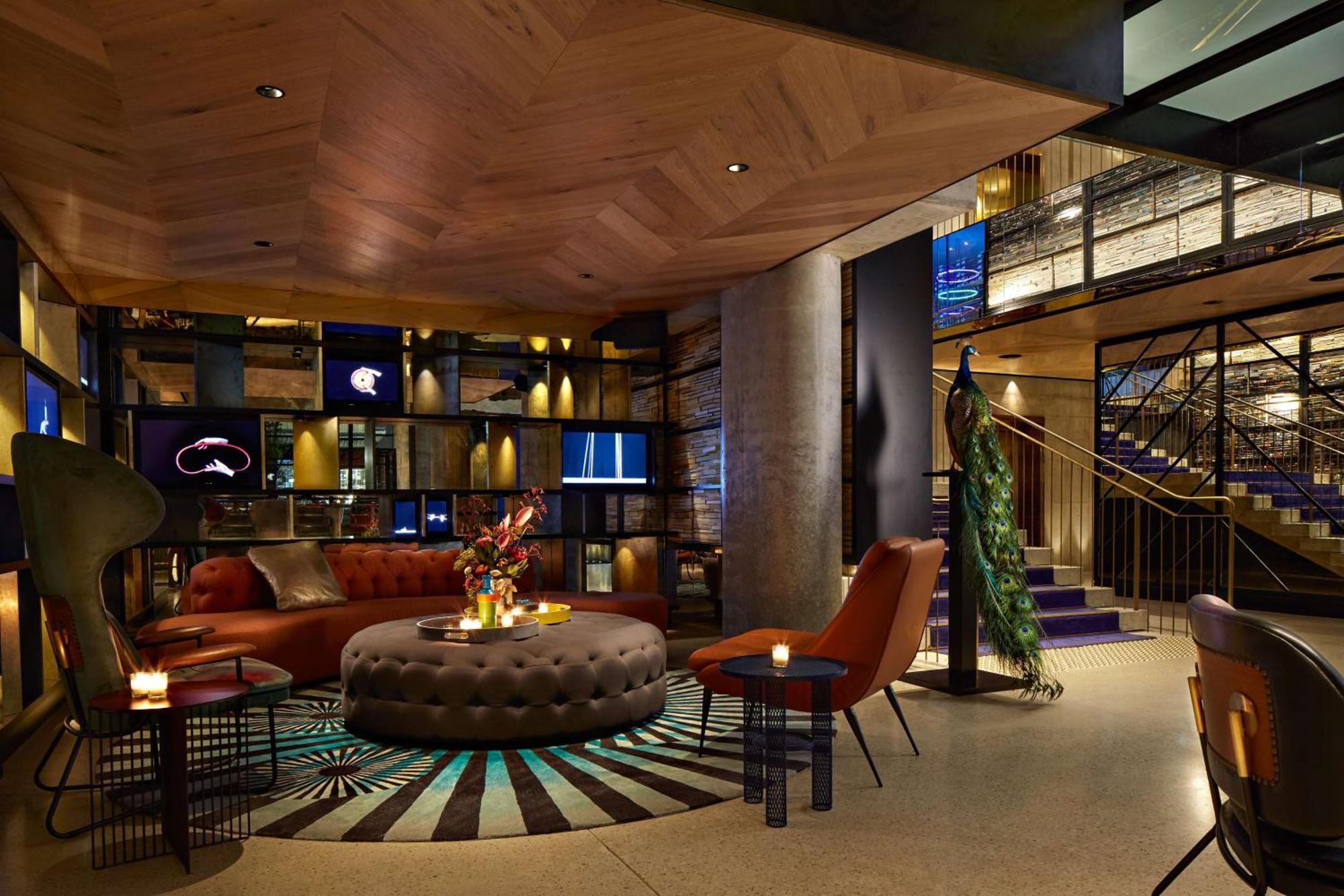 מלון Qt מלבורן מראה חיצוני תמונה The lobby of the hotel